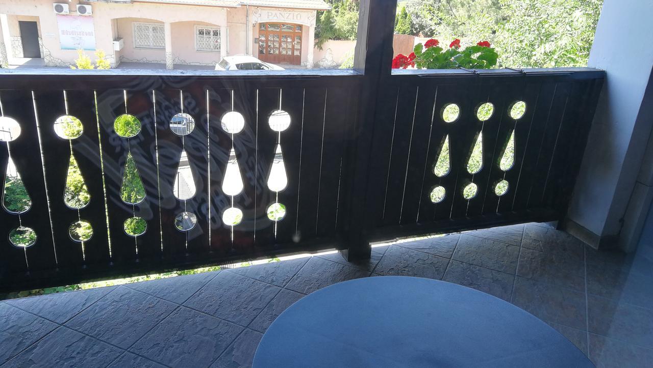 Dunakanyar Bed & Breakfast Göd Esterno foto